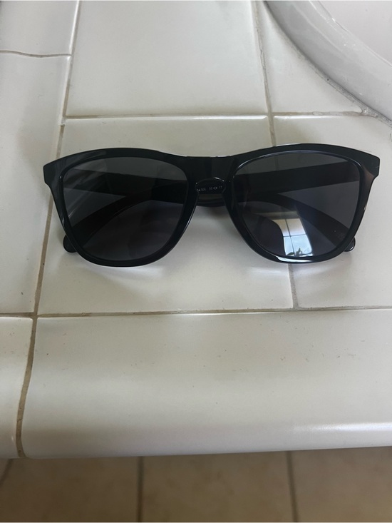 Oakley Black Women\'s Polarized Sunglasses main image 4